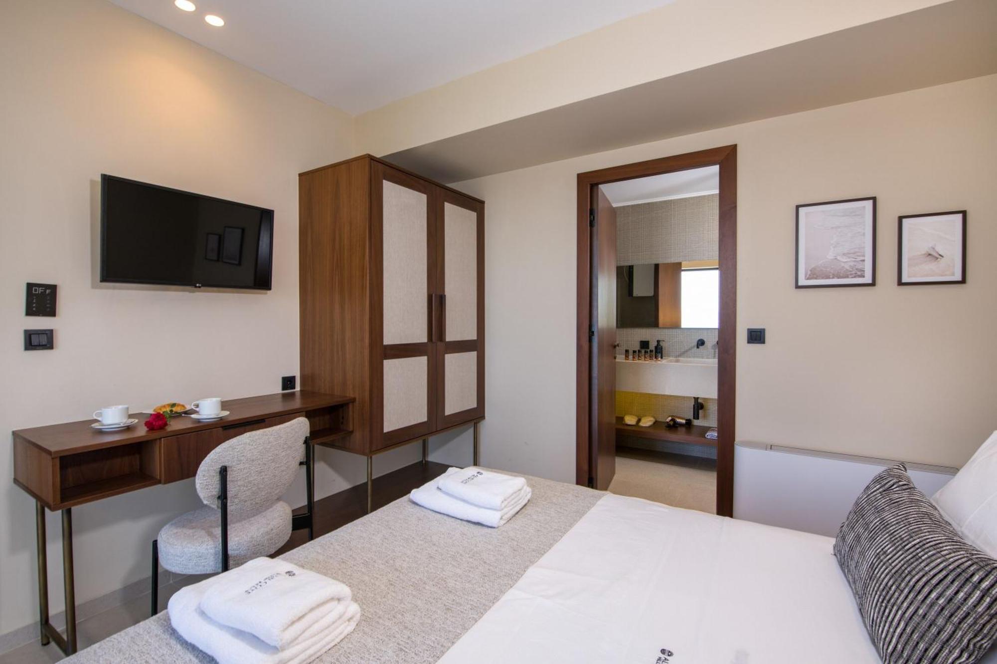 Almi-Cove Hilltop Villas Almirida エクステリア 写真